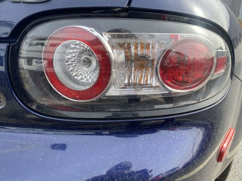 Used 2008 MAZDA MX-5 Miata Grand Touring w/ Premium Pkg image 10