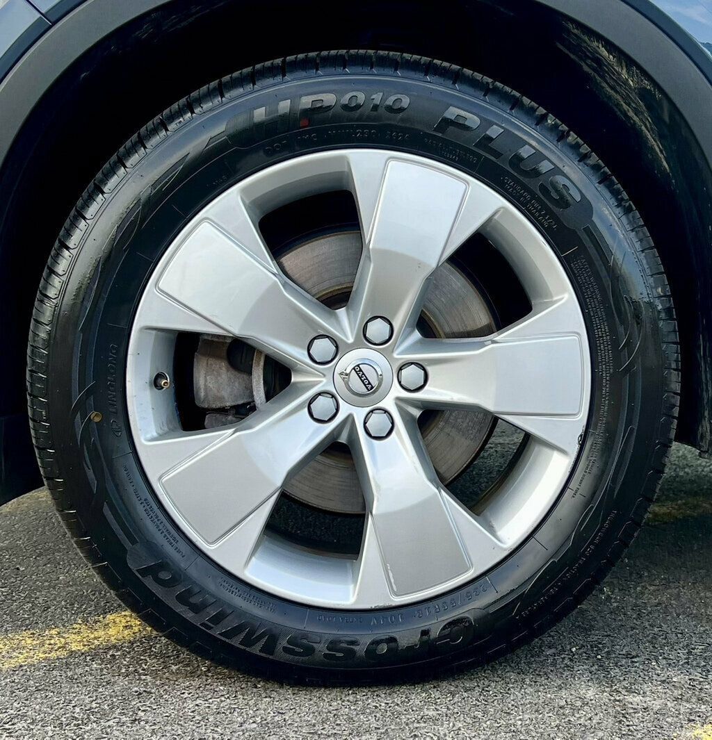 Used 2021 Volvo XC40 T4 Momentum FWD image 30