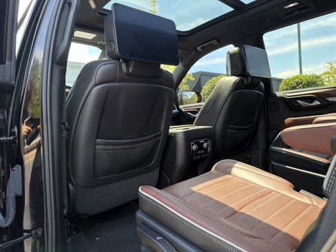 Used 2023 GMC Yukon Denali Ultimate AWD/4WD image 31