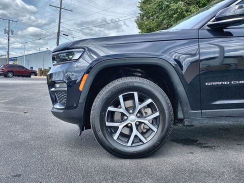 Certified 2024 Jeep Grand Cherokee Limited w/ Luxury Tech Group II image 11
