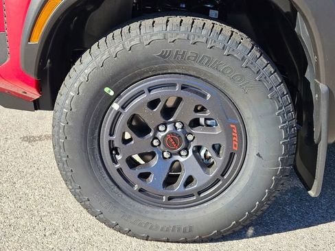 New 2026 Nissan Frontier PRO-4X w/ Pro-4x Convenience Package AWD/4WD image 4