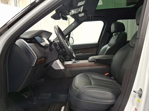 Certified 2023 Land Rover Range Rover SE image 11