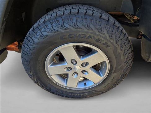 Used 2011 Jeep Wrangler Unlimited Sport image 9