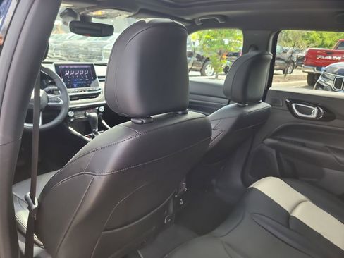 Used 2025 Jeep Compass Limited w/ High Altitude Package image 11