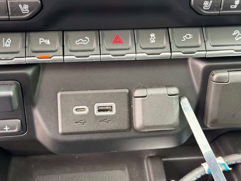 Used 2020 Chevrolet Silverado 2500 LTZ w/ LTZ Premium Package image 34