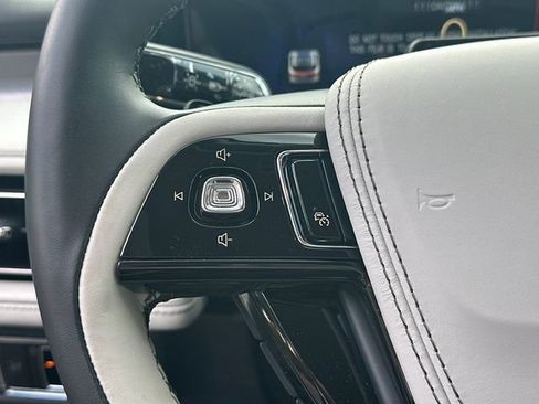 New 2026 Lincoln Aviator AWD w/ Jet Appearance Package image 24