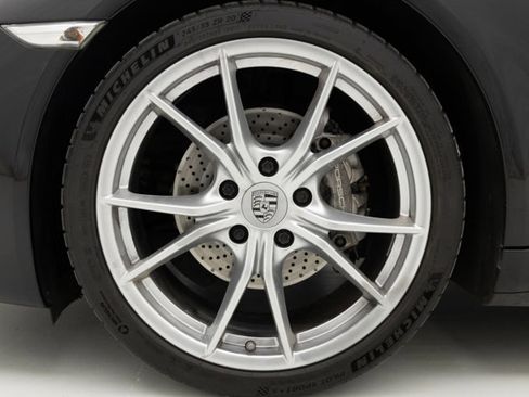 Used 2017 Porsche 911 Carrera 4 image 5