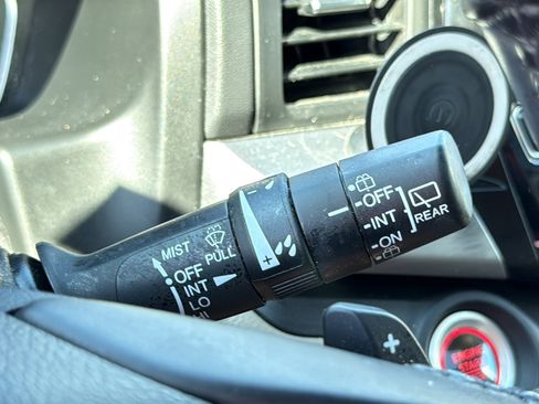 Used 2018 Honda Odyssey Touring image 18
