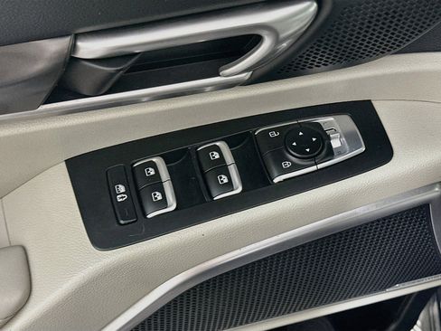 Used 2024 Kia Telluride S FWD image 15