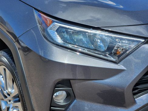 Used 2021 Toyota RAV4 XLE Premium AWD/4WD image 6