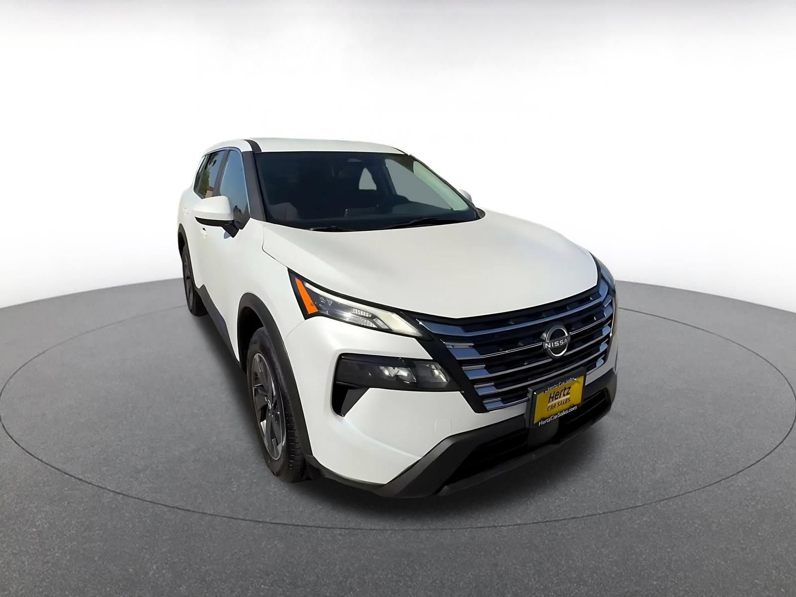 Used 2025 Nissan Rogue SV AWD/4WD image 3