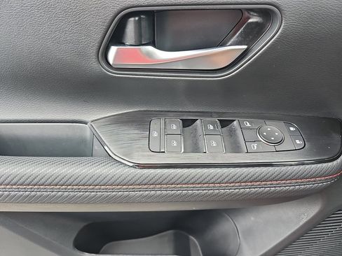 Used 2025 Nissan Kicks SR FWD image 26