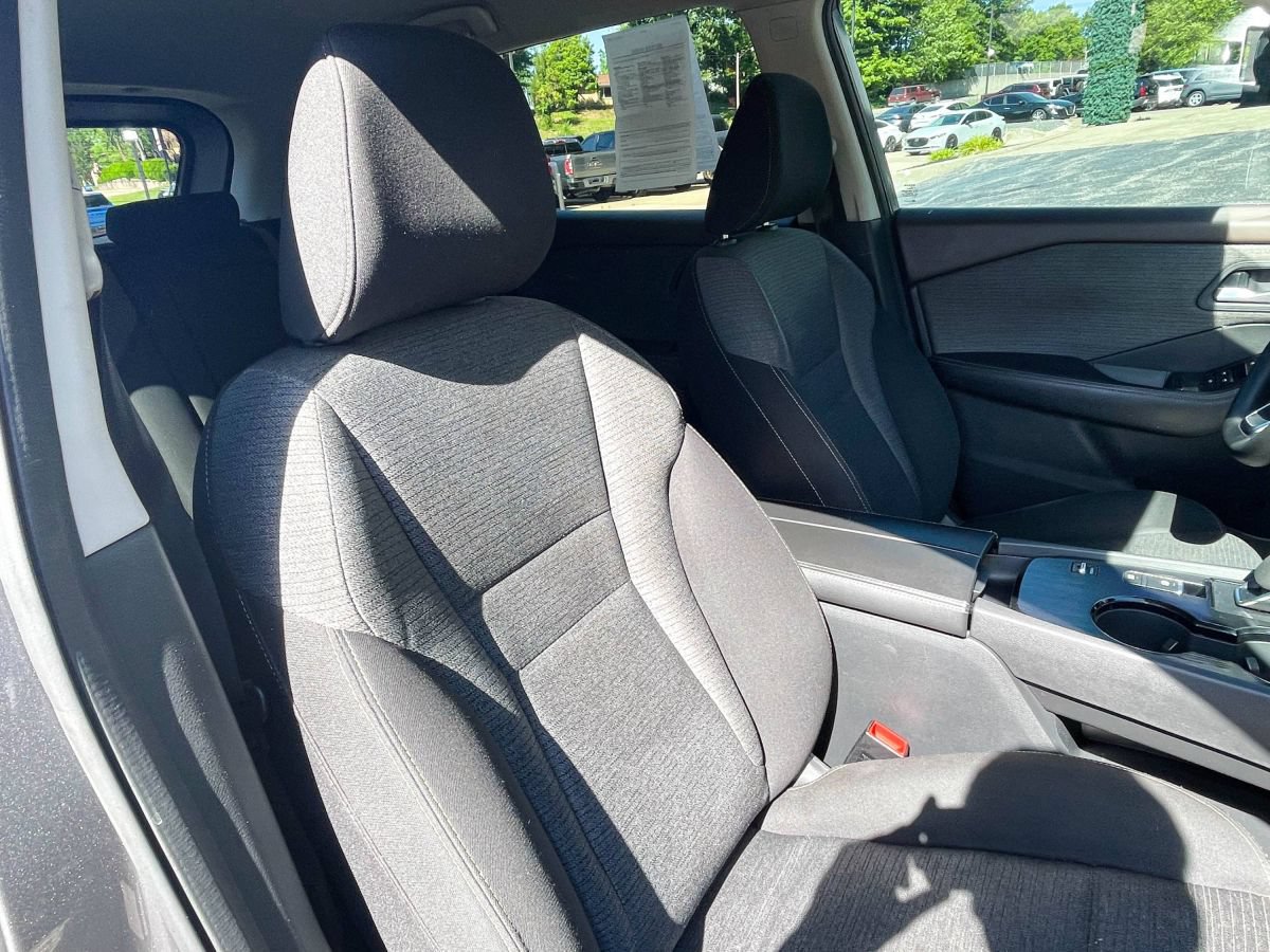 Used 2022 Nissan Rogue SV FWD image 10
