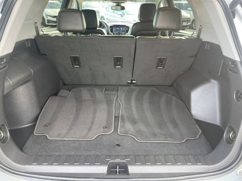 Used 2024 GMC Terrain SLT image 34