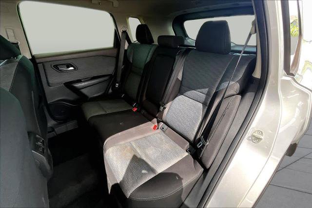 Certified 2023 Nissan Rogue SV FWD image 19