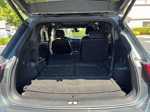 Used 2022 Volkswagen Tiguan SE R-Line FWD image 46