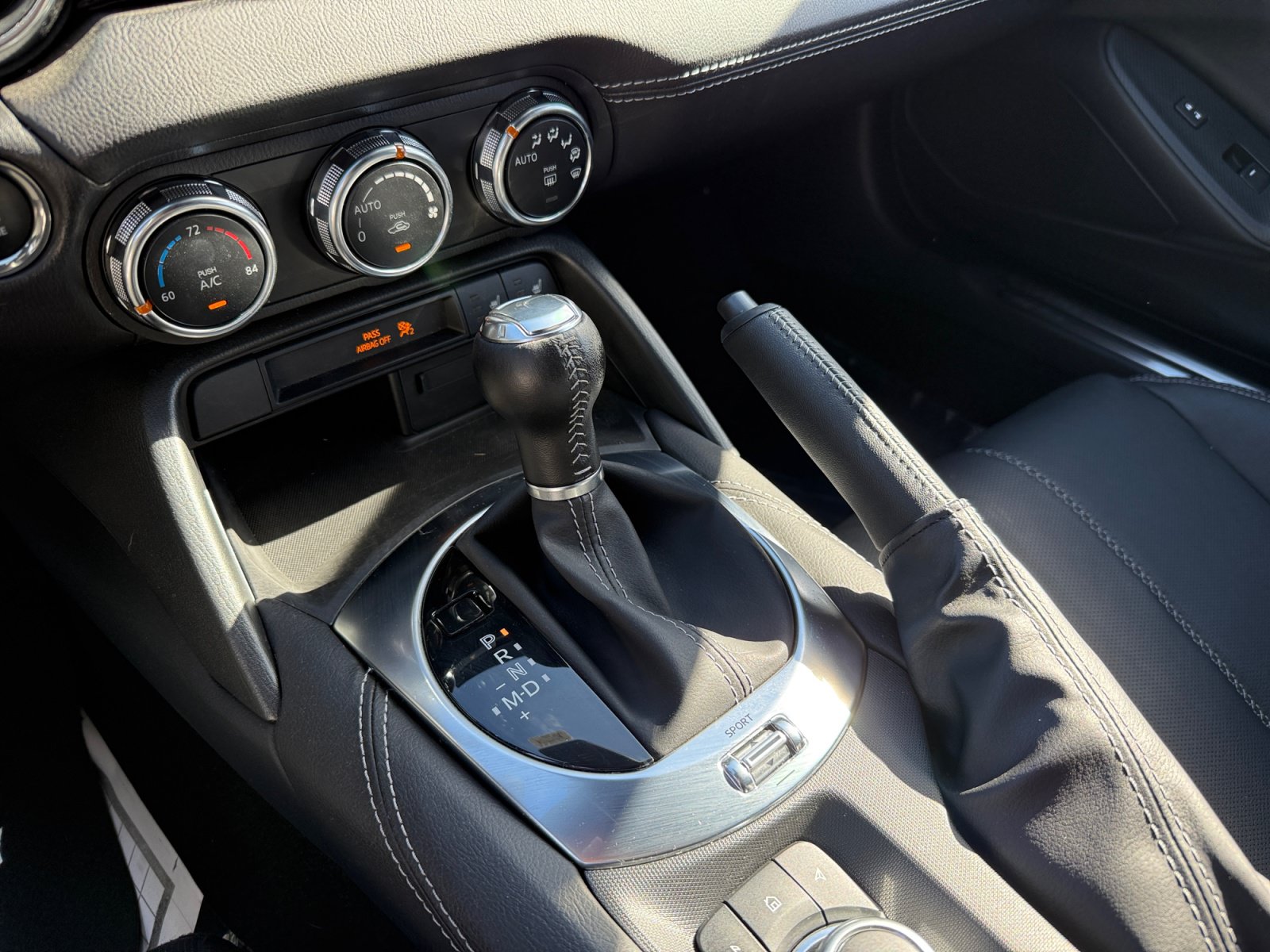 Used 2024 MAZDA MX-5 Miata Grand Touring RWD image 13
