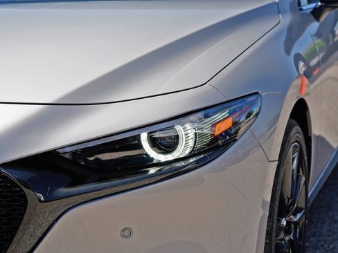 New 2026 MAZDA MAZDA3 Hatchback w/Premium Plus Pkg AWD/4WD image 4