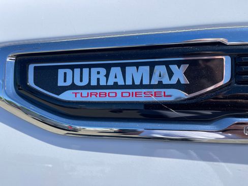 Used 2024 GMC Sierra 1500 SLE w/ X31 Off-Road Package AWD/4WD image 9