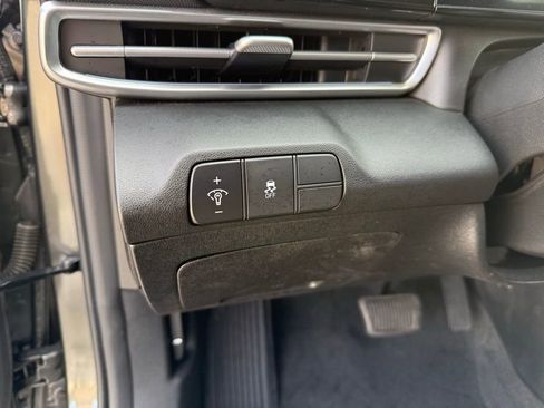 Certified 2024 Hyundai Elantra SEL image 11