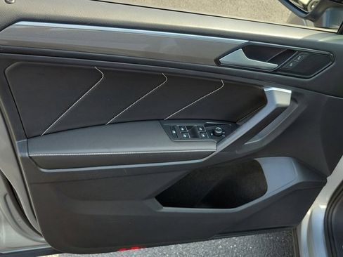 Certified 2023 Volkswagen Tiguan SE R-Line image 22