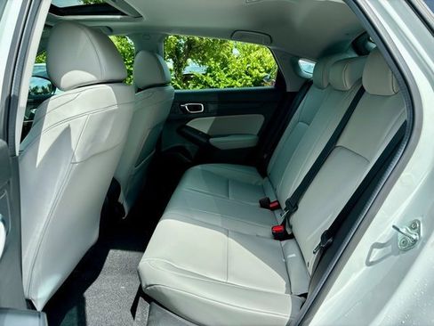New 2025 Acura Integra image 9