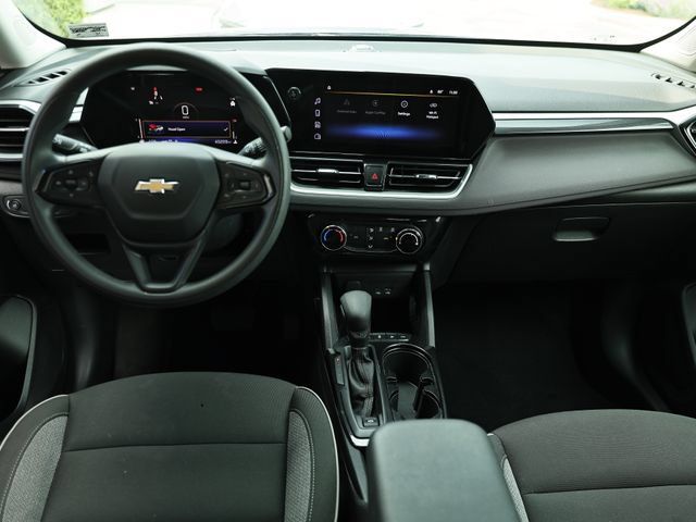 Used 2025 Chevrolet TrailBlazer LT AWD/4WD image 25