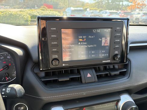 Used 2021 Toyota RAV4 XLE image 6