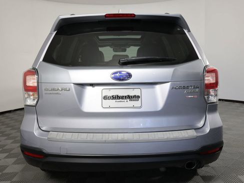 Used 2017 Subaru Forester 2.5i Touring image 3