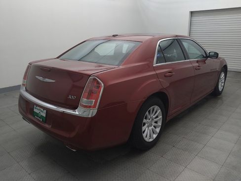 Used 2014 Chrysler 300 RWD image 8