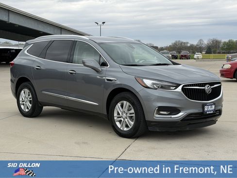 Used 2021 Buick Enclave Essence w/ Sound and Sites Package image 2