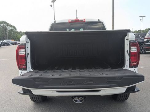 Used 2026 GMC Canyon AT4 w/ Technology Plus Package AWD/4WD image 26
