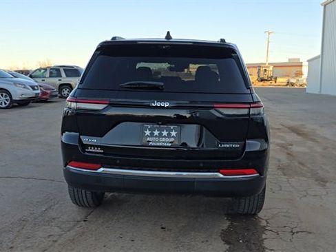 Used 2023 Jeep Grand Cherokee Limited w/ Luxury Tech Group II image 7