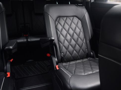 Used 2024 Volkswagen Atlas SEL Premium R-Line image 18