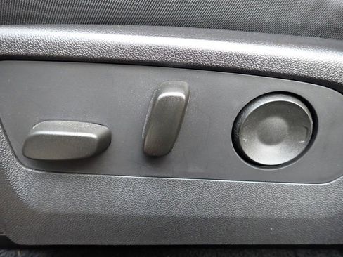 Used 2024 Chevrolet Colorado LT w/ LT Convenience Package II image 20