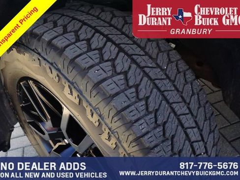 Used 2024 GMC Sierra 1500 Elevation w/ LPO, Elevation Black Package AWD/4WD image 8