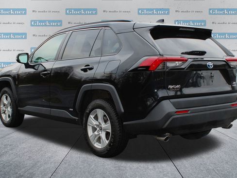 Used 2021 Toyota RAV4 XLE w/ Convenience Package image 8