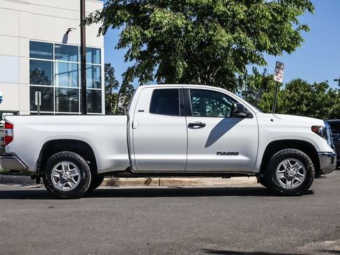 Used 2018 Toyota Tundra SR5 AWD/4WD image 8