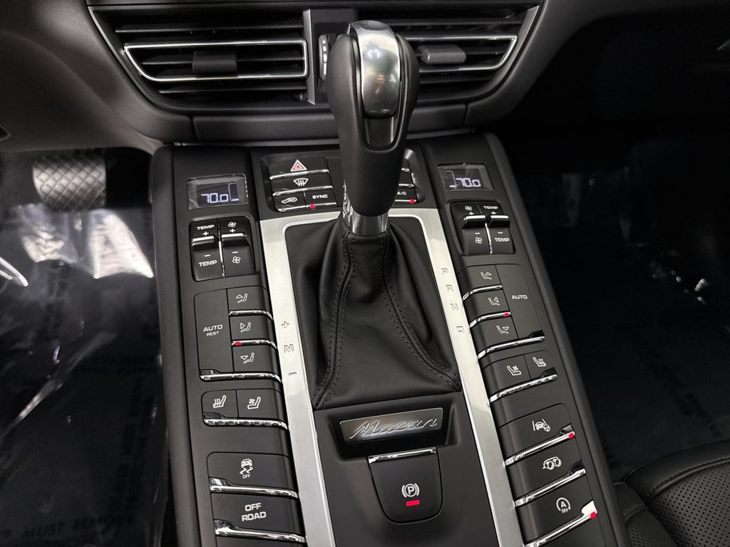 Certified 2020 Porsche Macan S AWD/4WD image 32