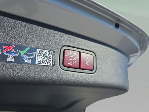 Certified 2026 Mercedes-Benz GLC 300 image 6