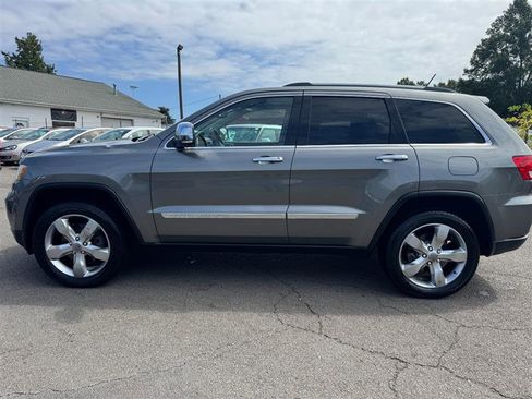 Used 2013 Jeep Grand Cherokee Overland image 3