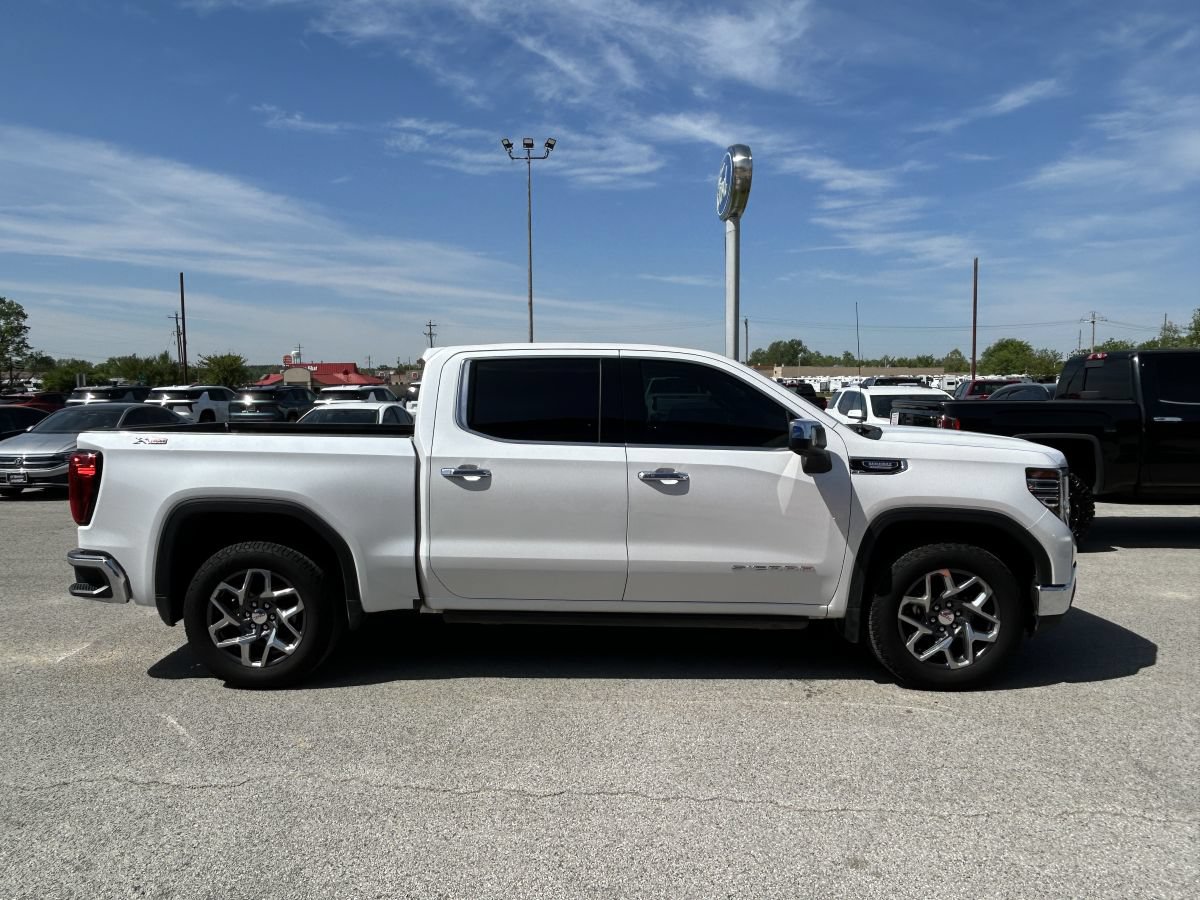 Used 2023 GMC Sierra 1500 SLT w/ SLT Premium Package AWD/4WD image 3