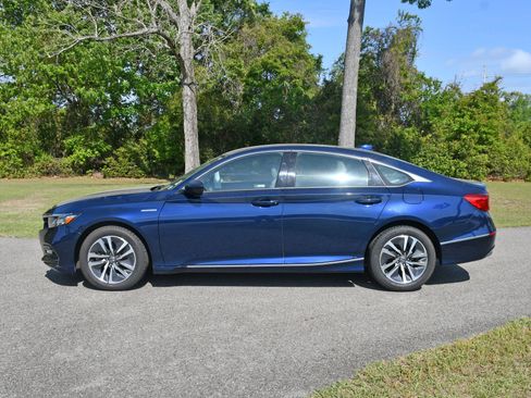 Used 2020 Honda Accord EX image 2