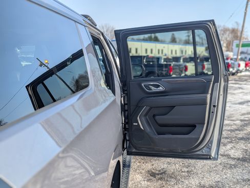 Used 2021 Chevrolet Suburban Z71 image 46