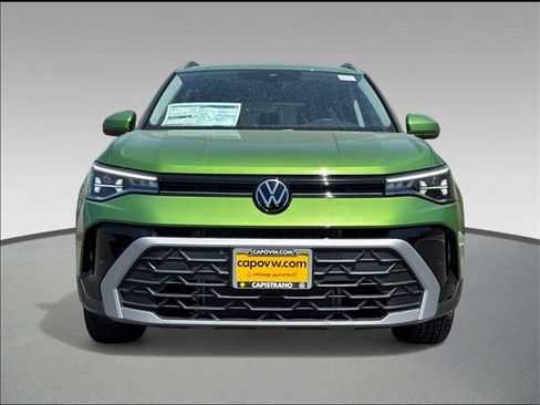 New 2025 Volkswagen Taos SE image 2