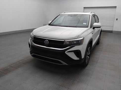 Used 2023 Volkswagen Taos SE w/ Panoramic Sunroof Package FWD image 15