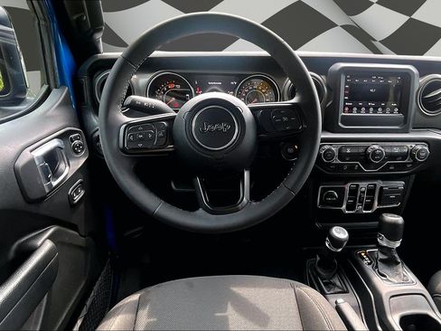 Used 2023 Jeep Wrangler Unlimited Sport AWD/4WD image 5