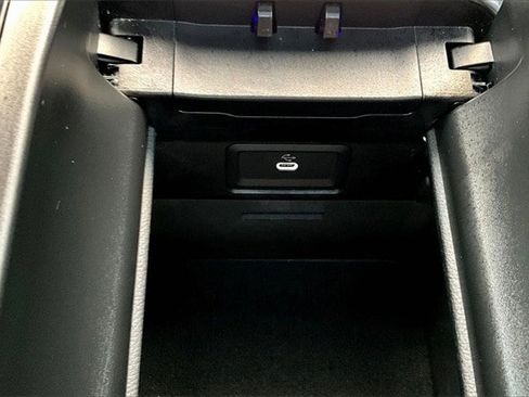 Certified 2025 Mercedes-Benz CLE 300 4MATIC Coupe image 19