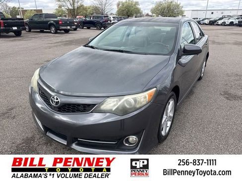 Used 2012 Toyota Camry SE image 1