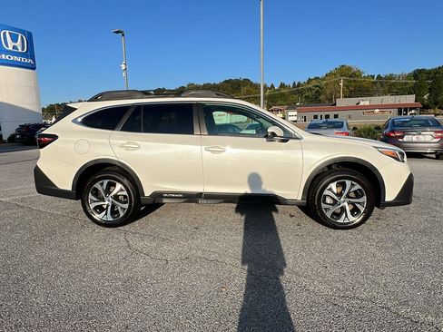 Used 2022 Subaru Outback Limited image 3
